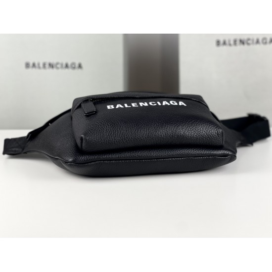 BALENCIAGA MEN'S EVERYDAY BELTPACK IN BLACK