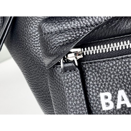 BALENCIAGA MEN'S EVERYDAY BELTPACK IN BLACK