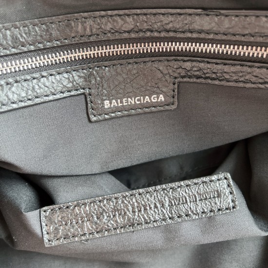 BALENCIAGA MEN'S LE CAGOLE MEN MEDIUM TOTE BAG IN BLACK