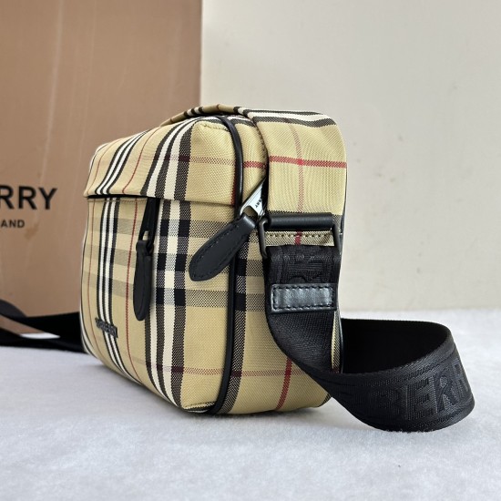 BURBERRY Paddy Bag