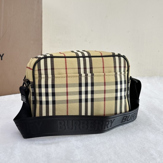 BURBERRY Paddy Bag