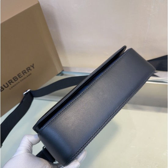 BURBERRY Small Alfred Messenger Bag