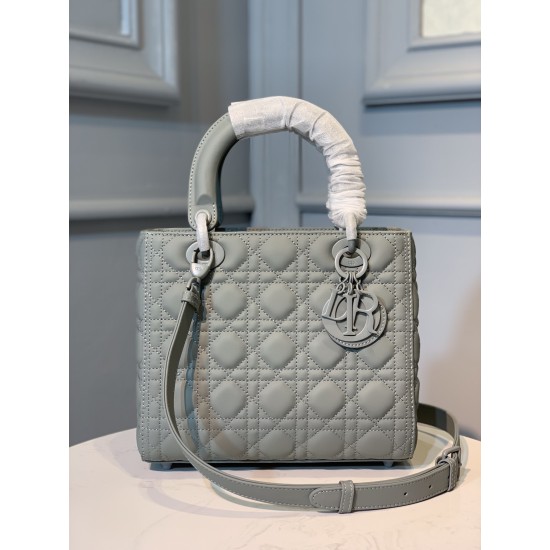 DIOR MEDIUM LADY DIOR BAG