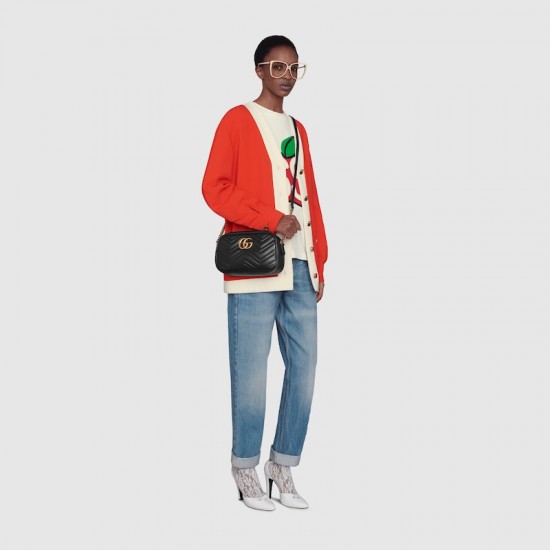 GUCCI GG MARMONT SMALL MATELASSÉ SHOULDER BAG