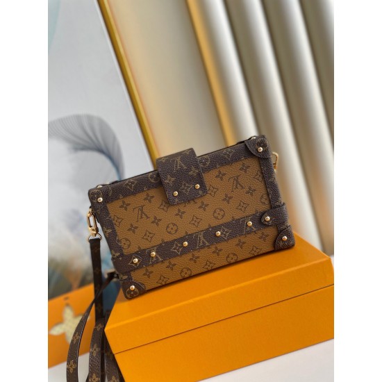 LOUIS VUITTON Petite Malle