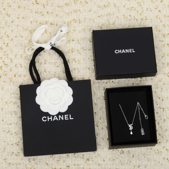 CHANEL ETERNAL N°5 NECKLACE